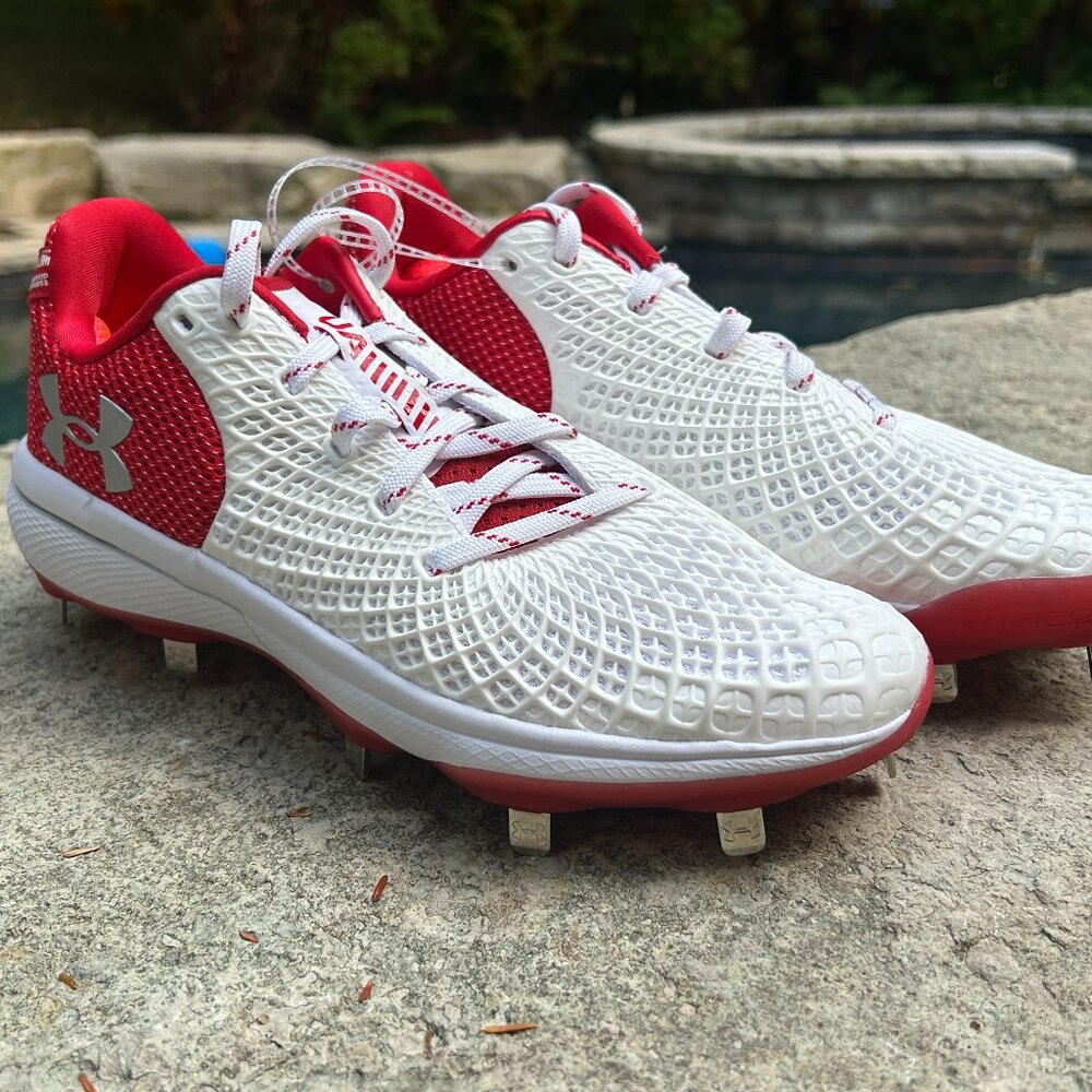 Under Armour Glyde 2 MT Softball Cleats – Women’s Size 8 – New